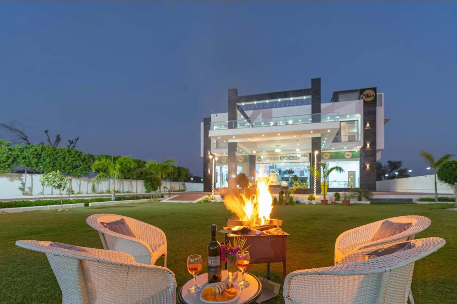 Iris Heaven'Z By Radha Rani Resort Jaipur Exterior foto